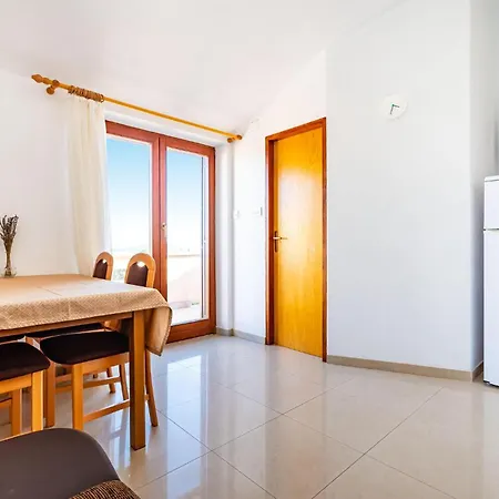 شقة In With House Sea View