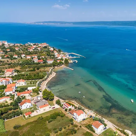 شقة In With House Sea View Neviđane