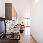 2 Bedroom Gorgeous In 아파트 *