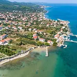 2 Bedroom Gorgeous In Neviđane