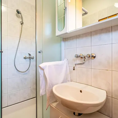 2 Bedroom Amazing In Apartment
