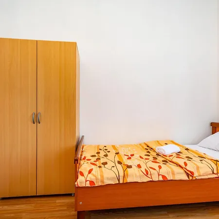 2 Bedroom Amazing In Nevidane