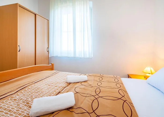 아파트 2 Bedroom Amazing In Neviđane