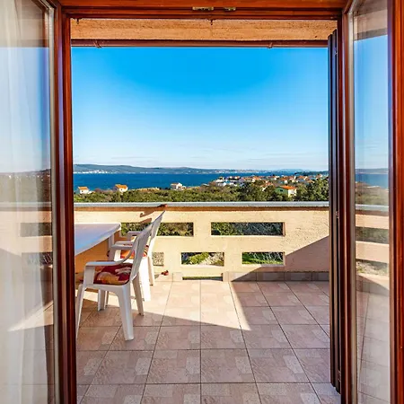 In With House Sea View *