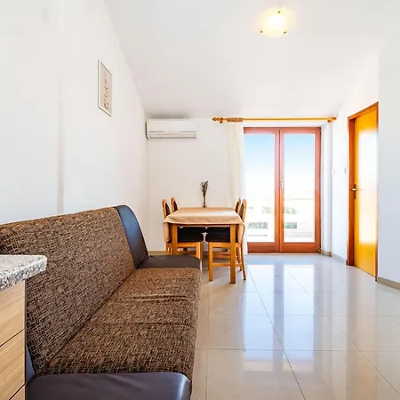 아파트 In With House Sea View *